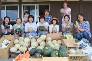 ７月 旬の農産物をお届けしました（ＪＡ鶴岡女性部西郷支部）