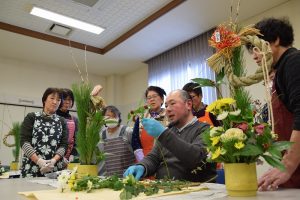 １２月　お正月飾り作りに挑戦しました（ＪＡ鶴岡女性部北支部輝き部会）