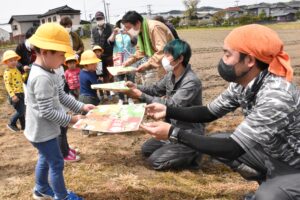 令和3年5月7日　保育園の食農教育事業