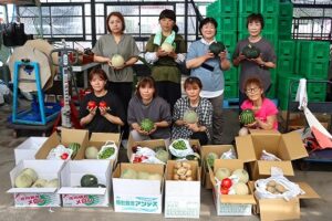 女性部西郷支部が旬の農産物を寄贈（ＪＡ鶴岡女性部）